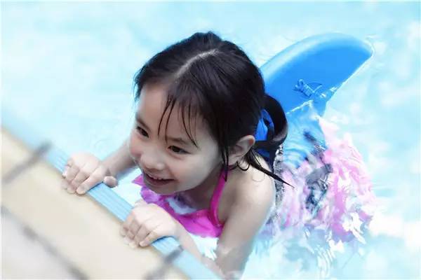 白鹿比基尼遮副乳吊带(图1)