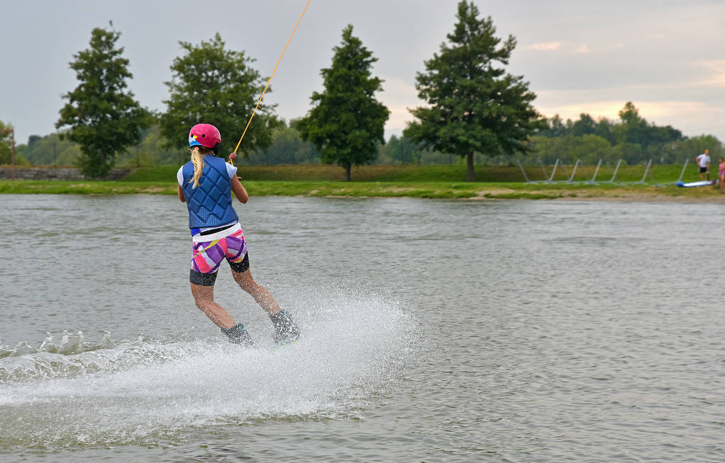 夏天游泳健身装备(图1)