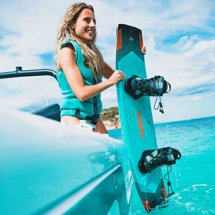 海滨旅游旺季即将到来阳光沙滩海浪吸引游客提前规划(图1)