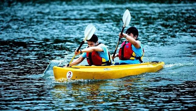 100万冲浪大军在美丽海岸线亿风景”(图1)