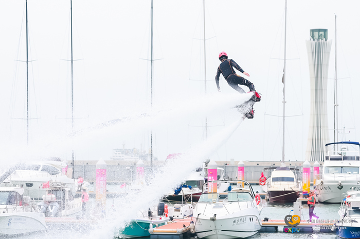 青岛国数科技取得新型水上救援机器人专利保证施救者的人身安全(图1)