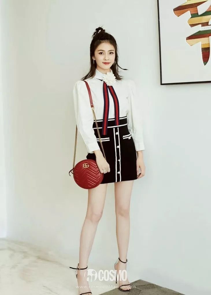 Angelababy穿比基尼游泳视频来了呀！(图1)